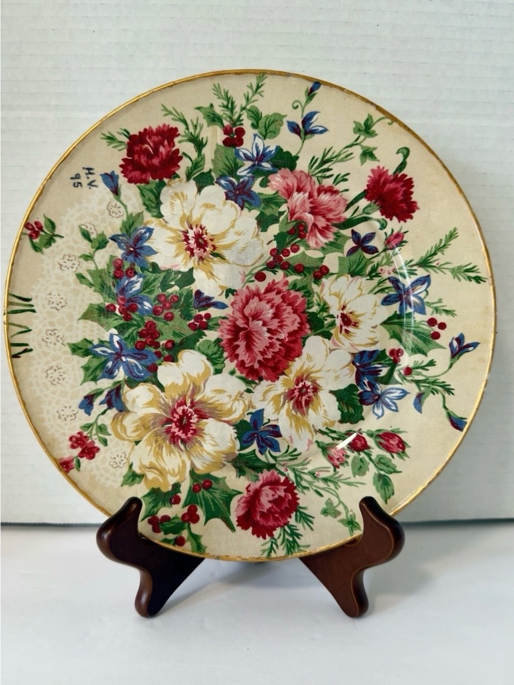 Ralph Lauren Floral Decorative Plate in Red, Cream, Green & Blue